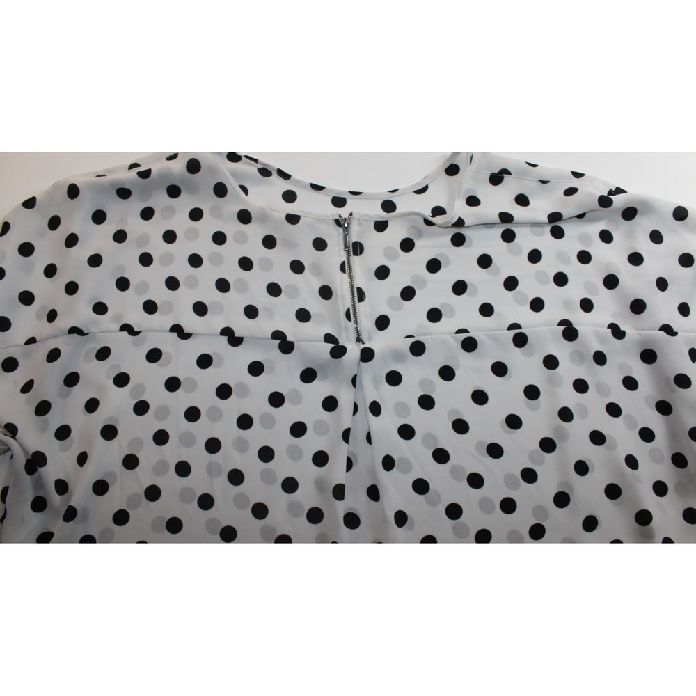 Maurices Womens 3X Polka Dot Blouse White Black Short Sleeve Back Zip Top - Picture 5 of 7